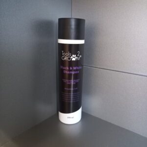 Black-White Hondenshampoo Tools 2 Groom voor intens witte of zwarte vachten 250ml